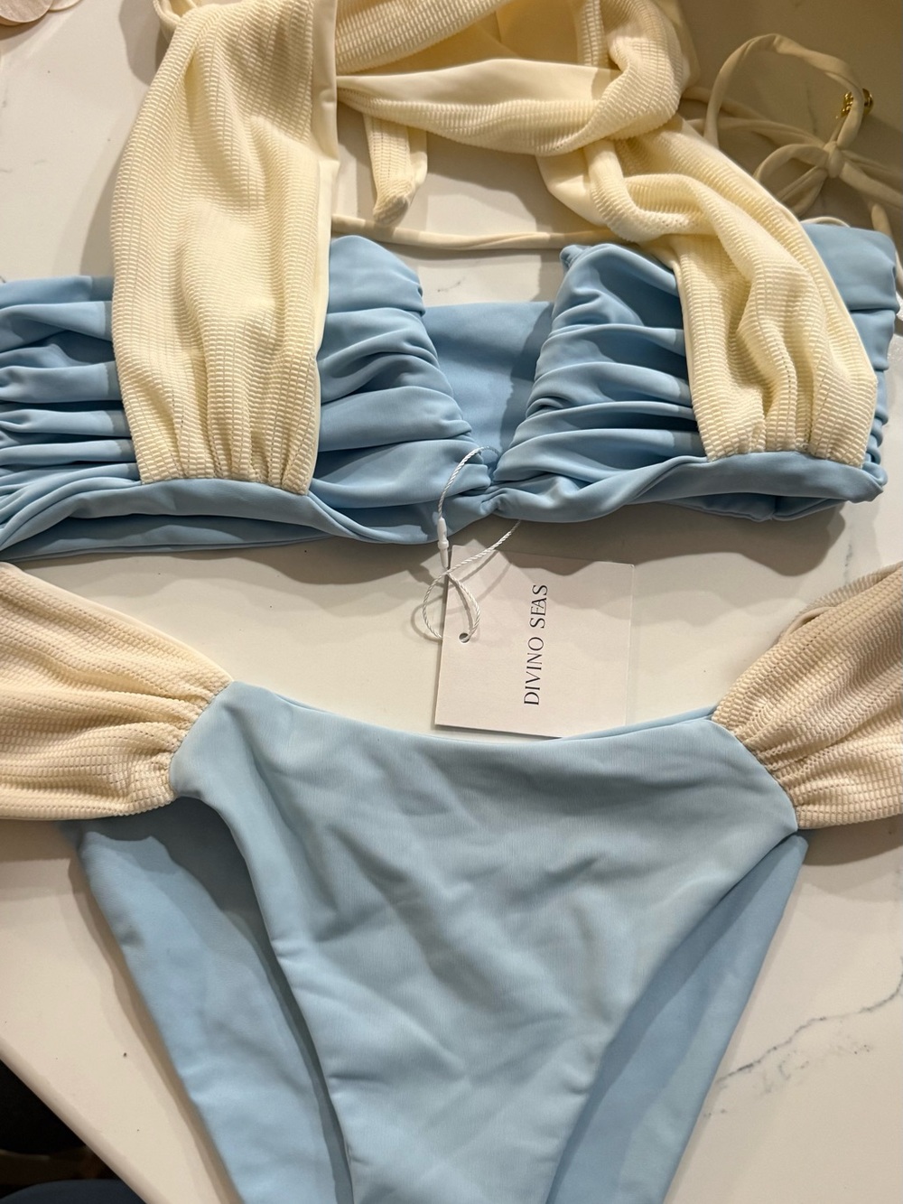 DIVINO SEAS FAHARI Bikini L Top / M BOTTOM